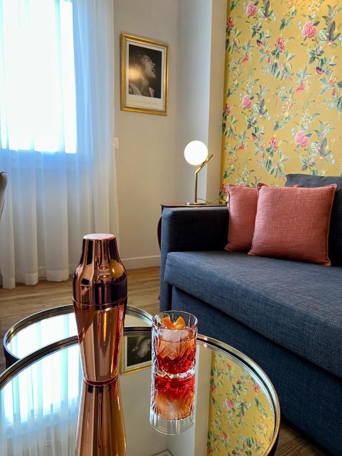 Mrs Holiday Apartment Атина Екстериор снимка