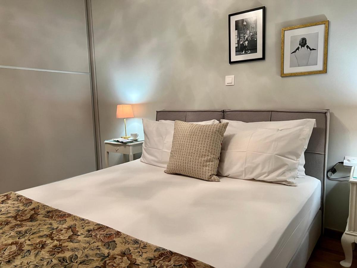 Mrs Holiday Apartment Атина Екстериор снимка