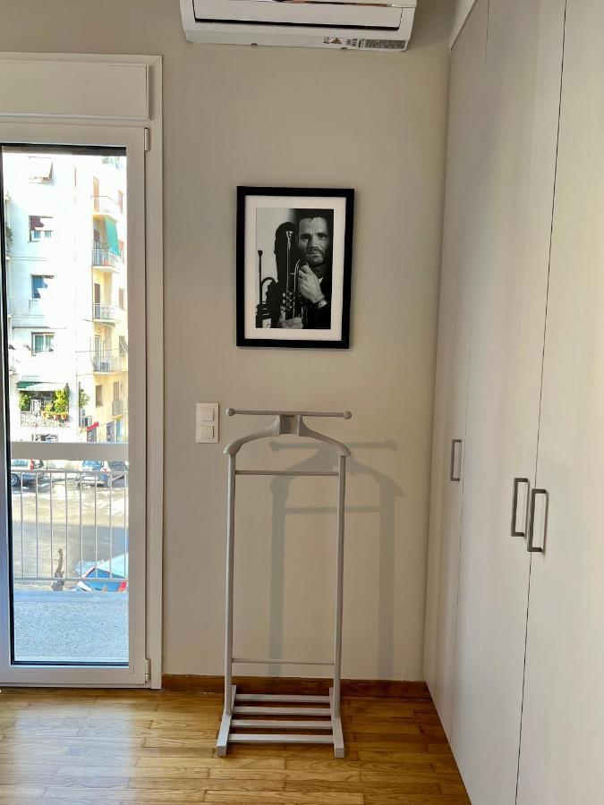 Mrs Holiday Apartment Атина Екстериор снимка
